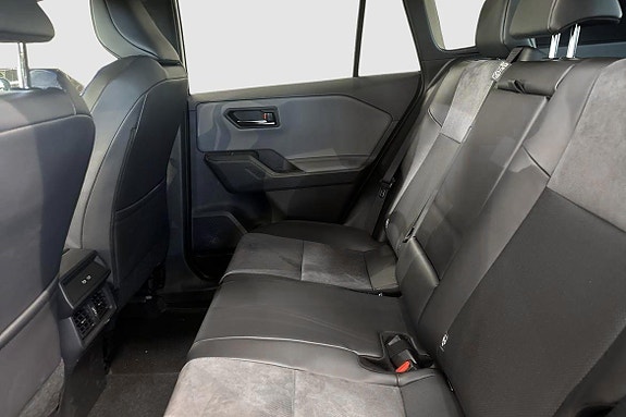 Toyota RAV4 9 of 12