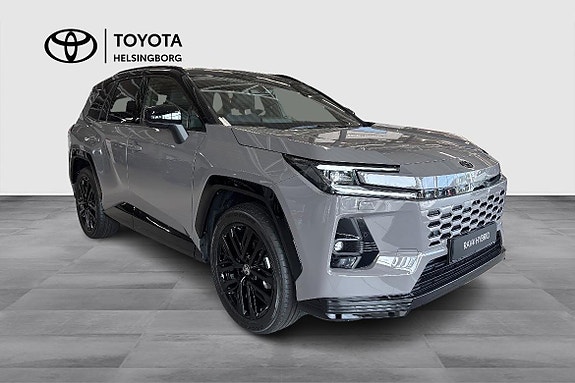 Toyota RAV4 3 of 12