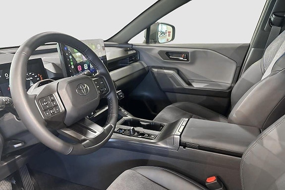 Toyota RAV4 7 of 12