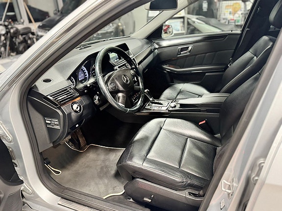 Mercedes-Benz E250 12 of 18