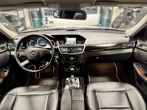 Mercedes-Benz E250 7 of 18