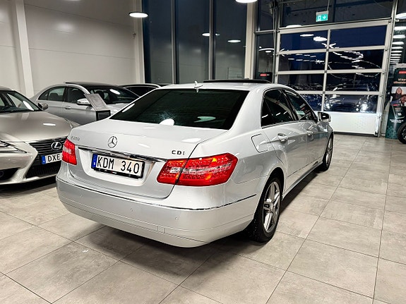 Mercedes-Benz E250 5 of 18