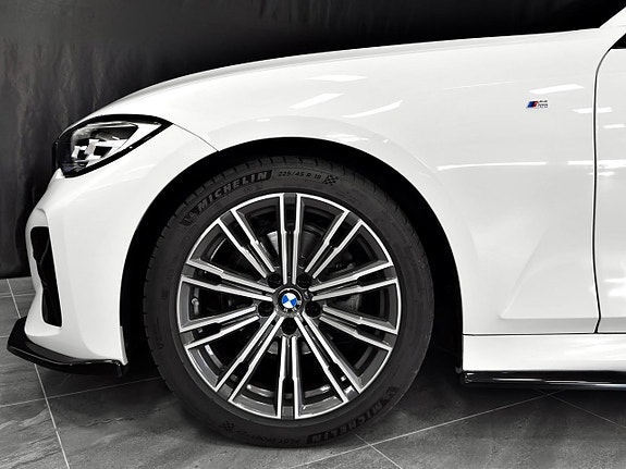 BMW 320 9 of 30