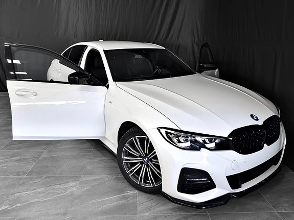 BMW 320 3 of 30