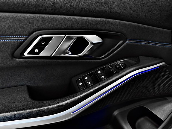 BMW 320 17 of 30