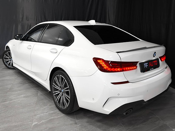 BMW 320 11 of 30