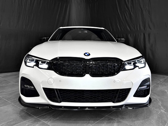 BMW 320 6 of 30