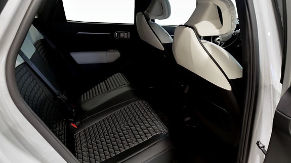 Kia EV4 5 of 13