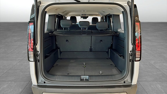 Kia PV5 12 of 12