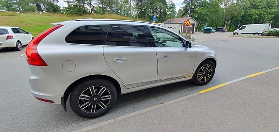 Volvo XC60 5 of 17