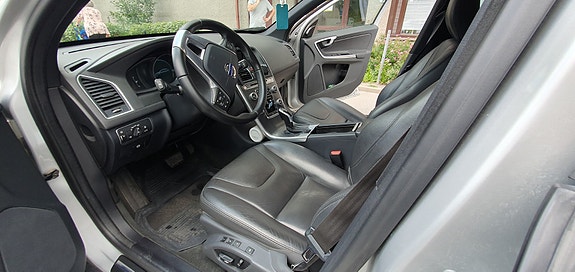 Volvo XC60 10 of 17
