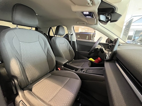 Volkswagen T-Roc 4 of 5