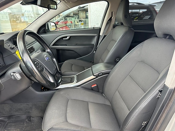 Volvo V70 10 of 17