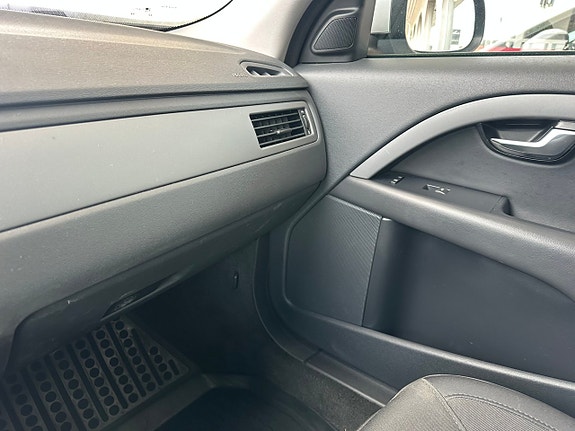 Volvo V70 16 of 17