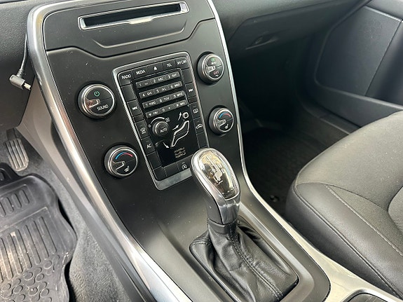 Volvo V70 11 of 17