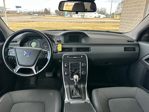 Volvo V70 5 of 17