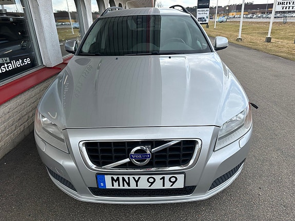 Volvo V70 7 of 17