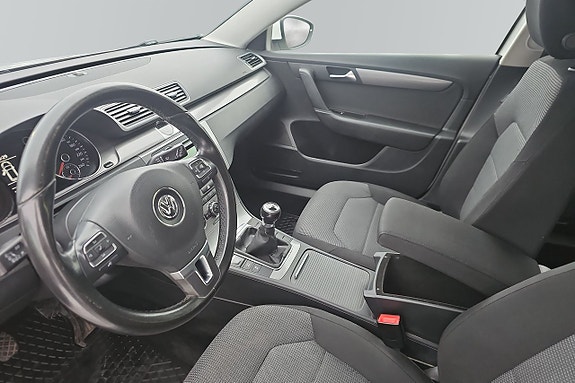 Volkswagen Passat 7 of 10