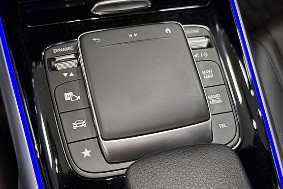 Mercedes-Benz EQB300 8 of 17