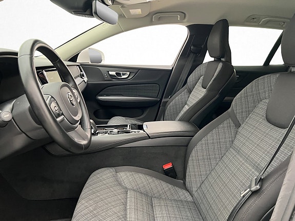 Volvo V60 9 of 30
