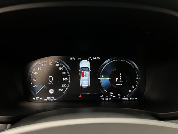 Volvo V60 13 of 30