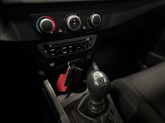 Renault Megane 19 of 19