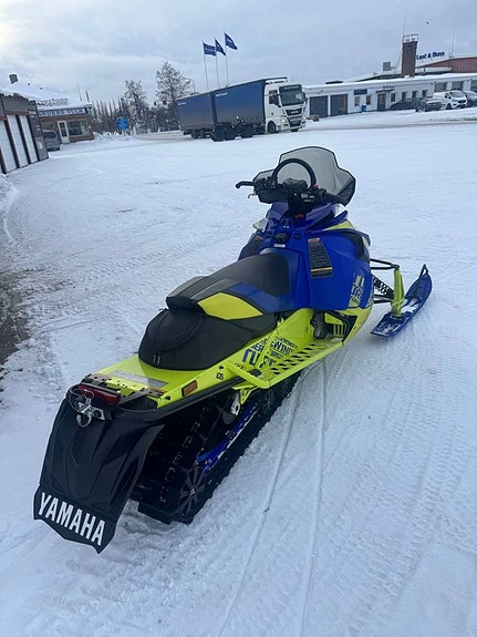 Yamaha Sidewinder LTX 137 LE 3 of 4