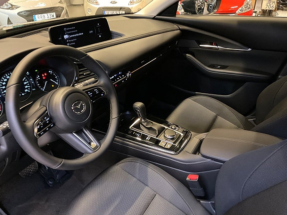 Mazda CX-30 9 of 13