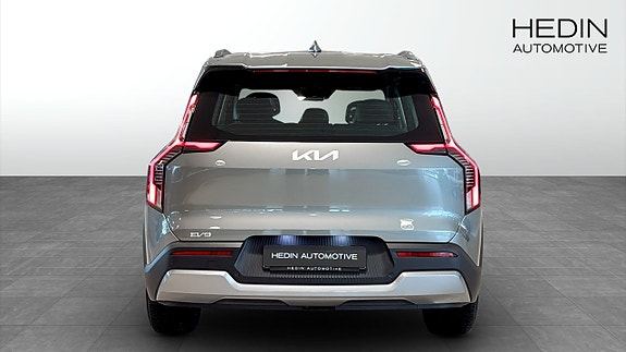 Kia EV9 7 of 14