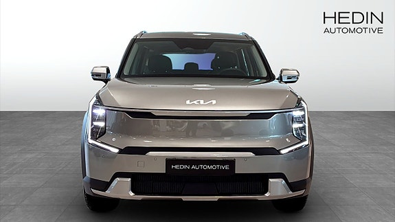 Kia EV9 8 of 14