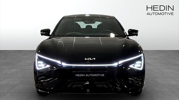 Kia EV6 3 of 13