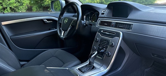 Volvo XC70 7 of 12