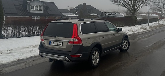 Volvo XC70 2 of 5