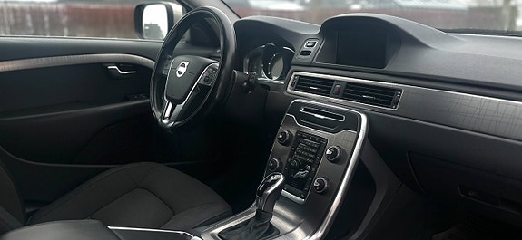 Volvo XC70 4 of 5