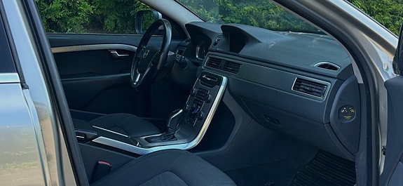 Volvo XC70 6 of 12
