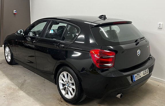 BMW 118d 4 of 5