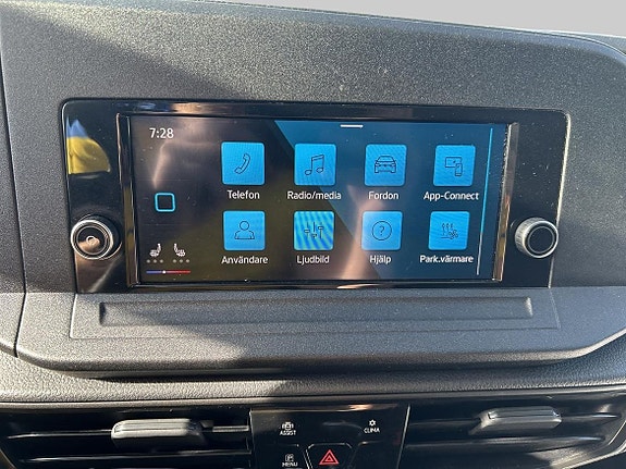 Volkswagen Caddy Maxi 16 of 19