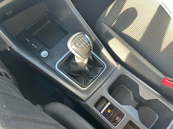 Volkswagen Caddy Maxi 18 of 19