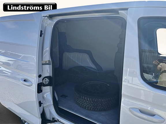Volkswagen Caddy Maxi 12 of 19