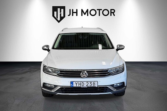 Volkswagen Passat Alltrack 6 of 12
