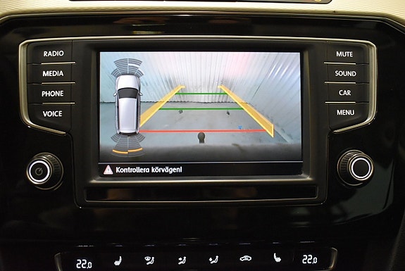 Volkswagen Passat Alltrack 11 of 12