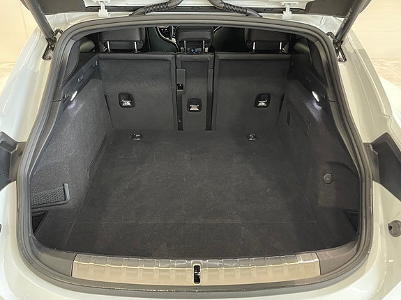 Porsche Taycan 22 of 24