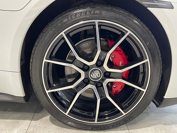Porsche Taycan 24 of 24