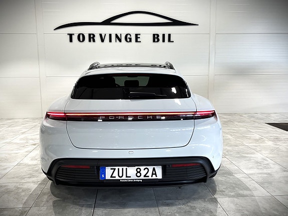 Porsche Taycan 6 of 24