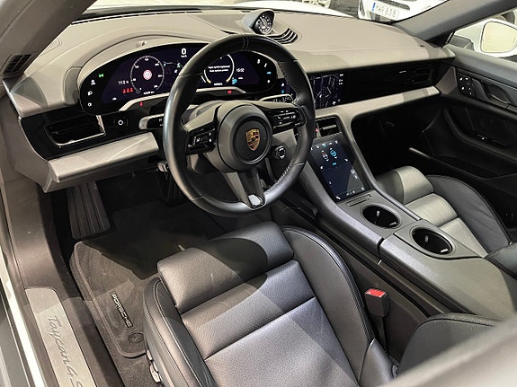 Porsche Taycan 12 of 24