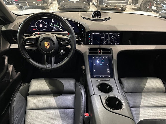 Porsche Taycan 11 of 24
