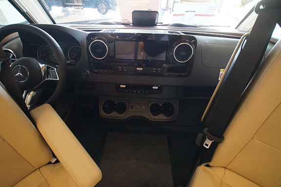 Carthago C-line I 5.9 XL LE, Mercedes 7 of 17
