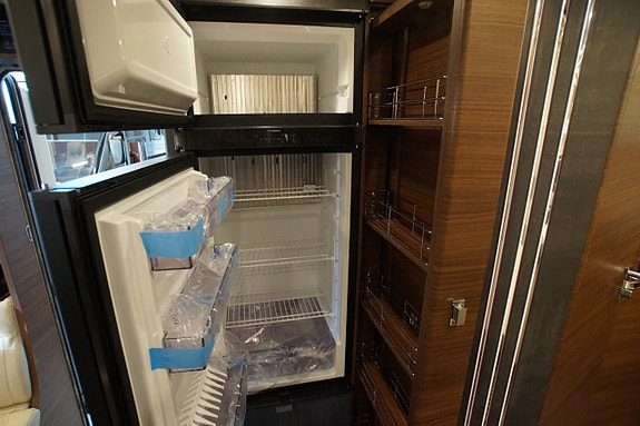 Carthago C-line I 5.9 XL LE, Mercedes 14 of 17
