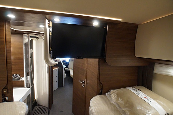 Carthago C-line I 5.9 XL LE, Mercedes 12 of 17
