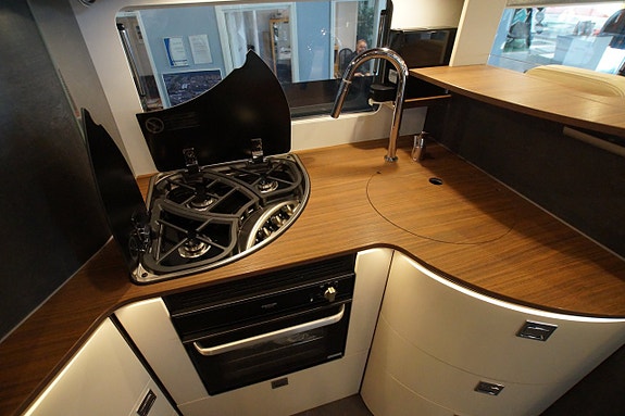 Carthago C-line I 5.9 XL LE, Mercedes 13 of 17